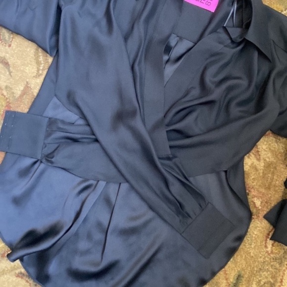 REVOLVE SILK GAUGE81 Stylish Black Wrap Top. - Picture 4 of 11